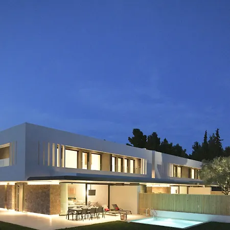 Amantes And ניקיטי