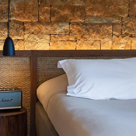 Amantes And Nikiti (Sithonia)