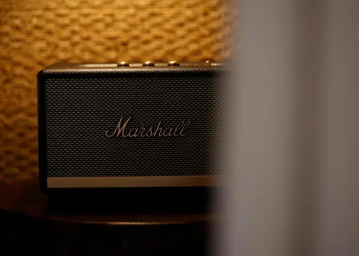 Amantes And ניקיטי