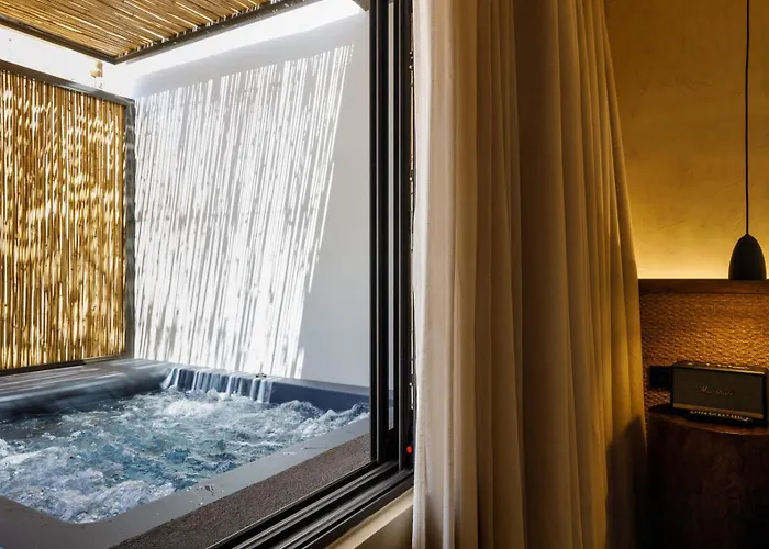 Amantes And ניקיטי