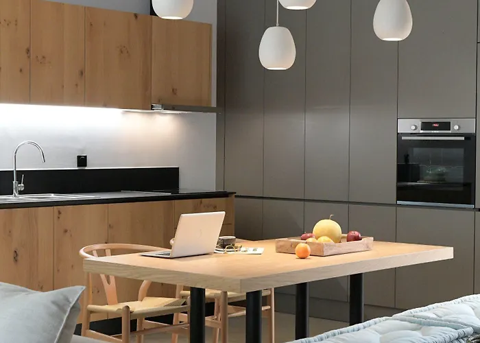 Amantes And ניקיטי