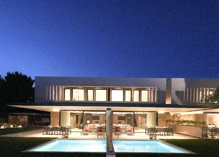 Amantes And ניקיטי