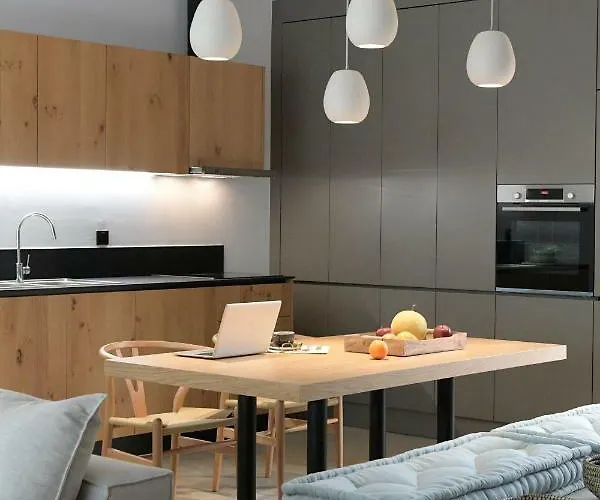 Amantes And ניקיטי