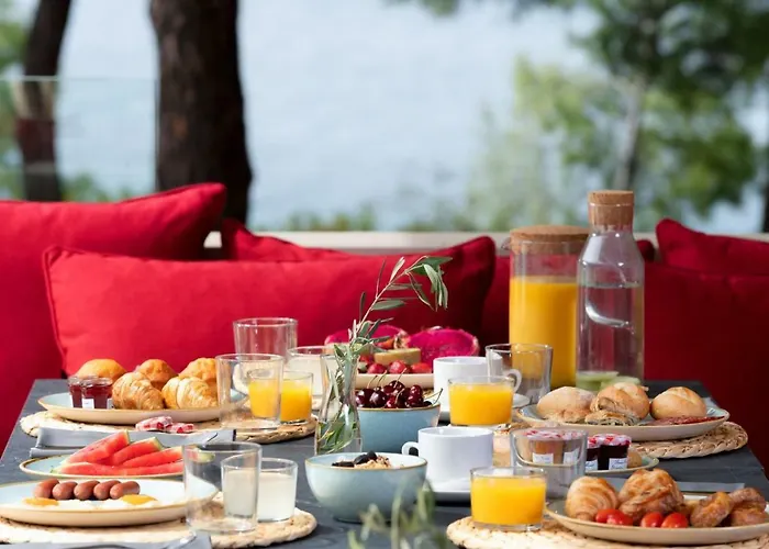 Amantes And ניקיטי