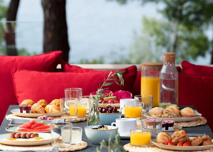 Amantes And 尼基季